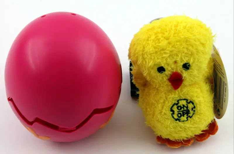 Цыпленок в яйце мягкая игрушка (должен пищать, но не пищит)