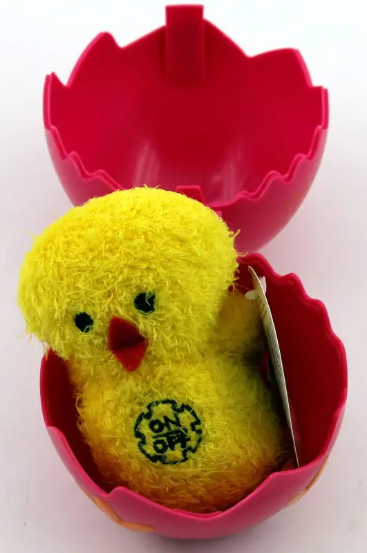 Цыпленок в яйце мягкая игрушка (должен пищать, но не пищит)